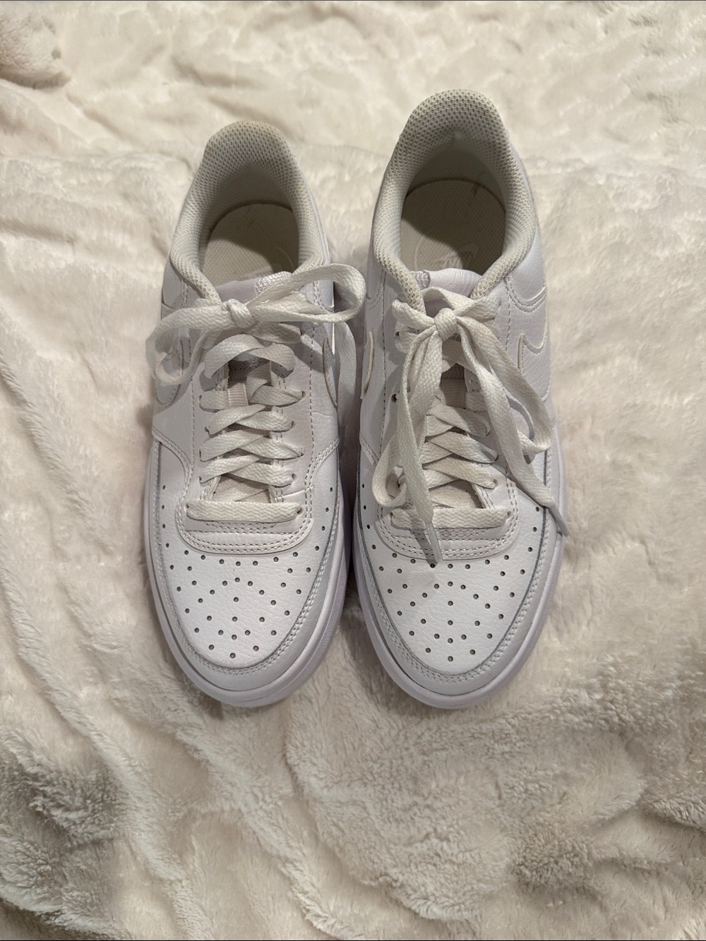 Nike Women’s White Low-Top Casual Sneakers